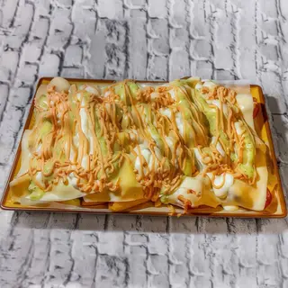 Salchipapa Clásica con Queso