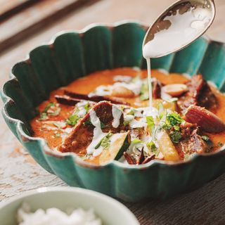 Curry rojo de ternera con arroz jazmín