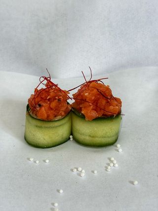 Gunkany tatar z łososia 2 szt.