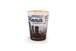 Café descafeinado de máquina con leche
