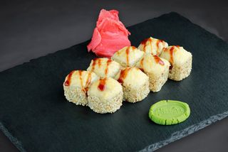 Запечений рол з вугрем (250г)