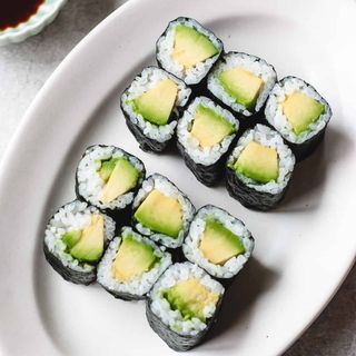 Avocado roll 6pcs