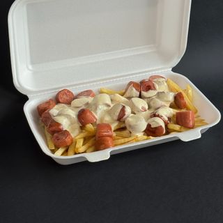 Картопля фрі з баварськими сосисками (300г)