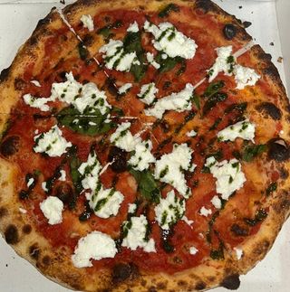 Pizza Especial Bufalina (30 Cm.)