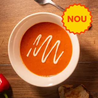 Nou - Supă cremă de ardei copți