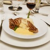 Телешко печено със сос грейви (400 г)