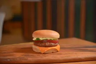 Deluxe burger with cheese