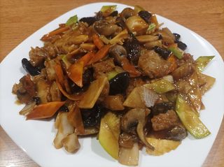 445. Телешко шкембе с бамбук и черни гъби (700гр)