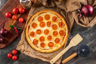 Пицца пеперони (840 гр, 33 см)