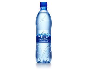 Aqua Minerale газована (0.5л)
