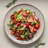 Салат з телятиною