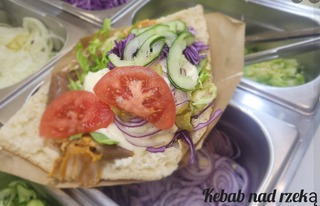 Kebab w bułce duży