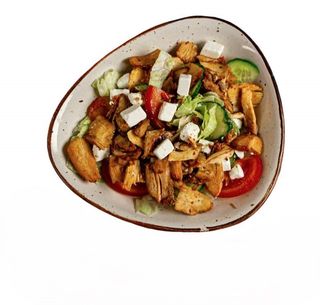 Sałatka z kebabem drobiowym