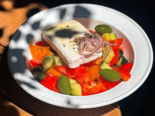 САЛАТ ГРЕЦЬКИЙ З СИРОМ ФЕТА (400g)