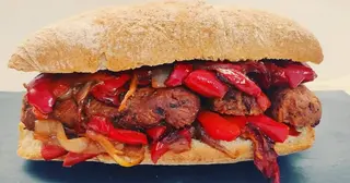 Salsiccia, cipolla, peperoni, patate