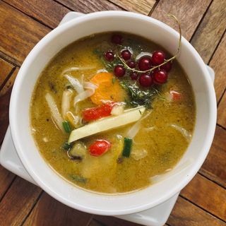 Tajska z krewetkami królewskimi		200ml		