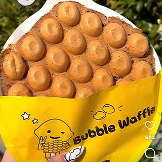 Gelato + Kinder - bubble waffle