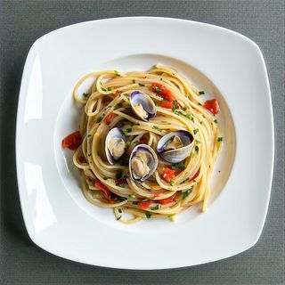 Spaghettoni quadrati alle vongole veraci