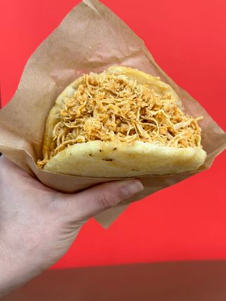 Arepa De Pollo Mechado