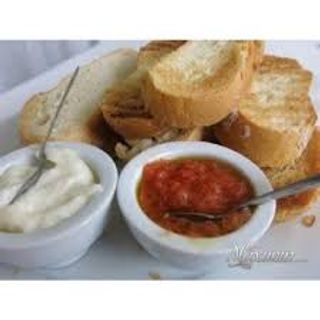 Pan Con Alioli Y Tomate