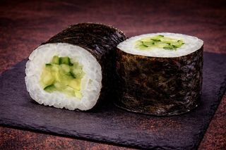 Макі огірок