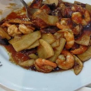 calamares con bambú y setas chinas