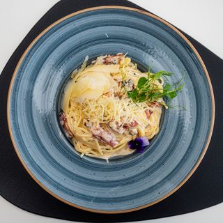  Carbonara cu sos de smantana