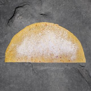 Naleśnik z masłem i cukrem pudrem