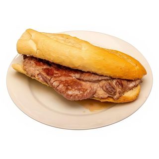 Montadito de Lomo Adobado Huevo Y Queso Manchego