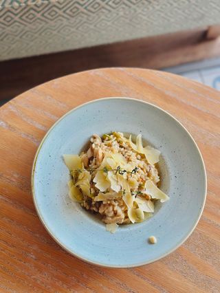 Ризото с пиле, гъби и мащерка (400г)