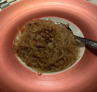 Spaghetti di soia con carne