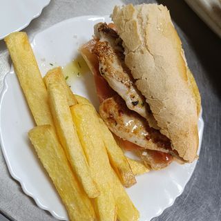 Montadito De La Casa De Cerdo