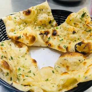 Garlic naan