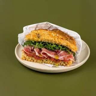 Focaccia De Jamón Serrano Clásico