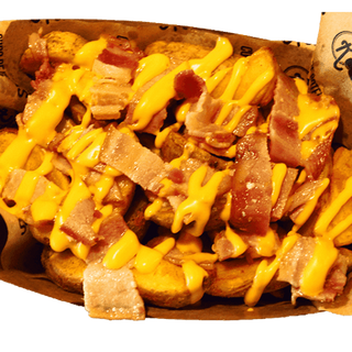 Papas Especiadas Gajo Con Cheddar Y Bacon