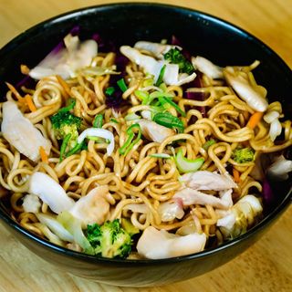 Yakisoba Yasai + Refresco lata de 330ml