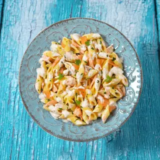 Mezze Penne al Salmone