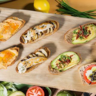 Torrada Tonyina, Pebro, Format Crema