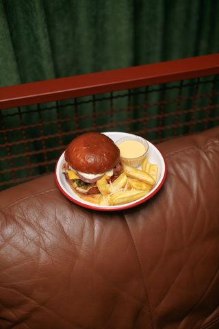 Бургер PULLED PORK (490г)