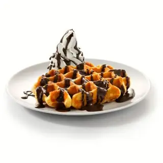 Gofre con sirope de chocolate