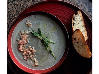 Крем-суп з грибами та смаженим беконом (300г)