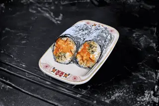 Sushi shawarma Philadelphia cu somon tar tar