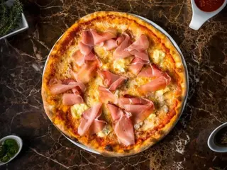 Pizza Speck e Brie