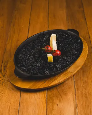 Negro paella