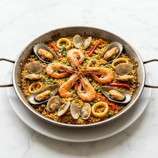 Paella De Mariscos Con Gambas Y Mariscos (2 Personas)