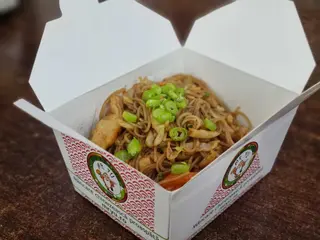 Spaghete cu legume si pui