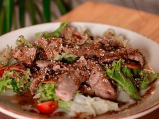 Салат з телятиною та грибами (250g)