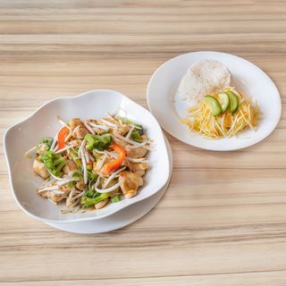 Tofu w sosie słodko-kwaśnyo-ostrym