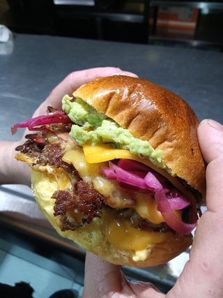 MEXICAN SMASH BURGER + PATATAS