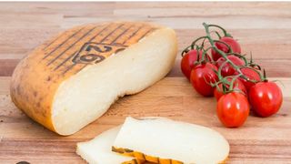 Queso mahon artesano curado ( 300g)